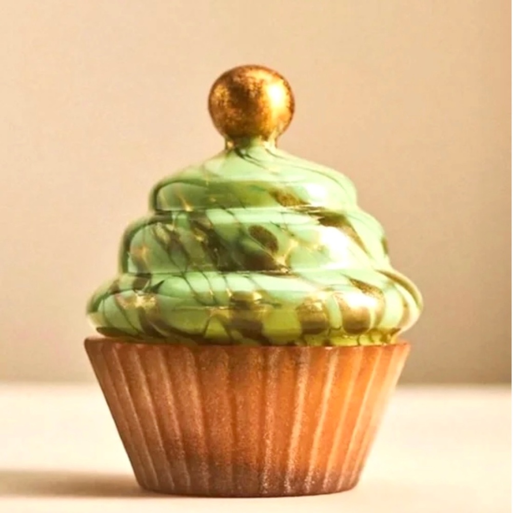 NIB Anthropologie Ginger Goumande Cupcake Candle - Picture 4 of 5
